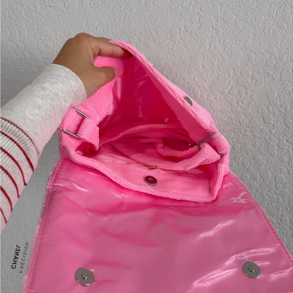 CHANEL Pink Plush Flap Clutch with White CC Logo - Picture 3 of 4